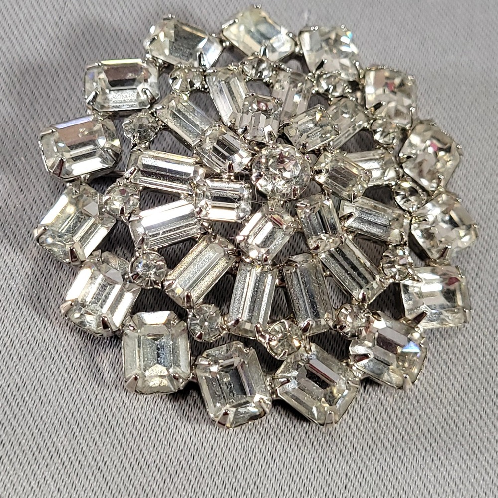 Vintage Weiss Clear Rhinestone Brooch Signed Baguette Cut Sunburst Snowflake 2in